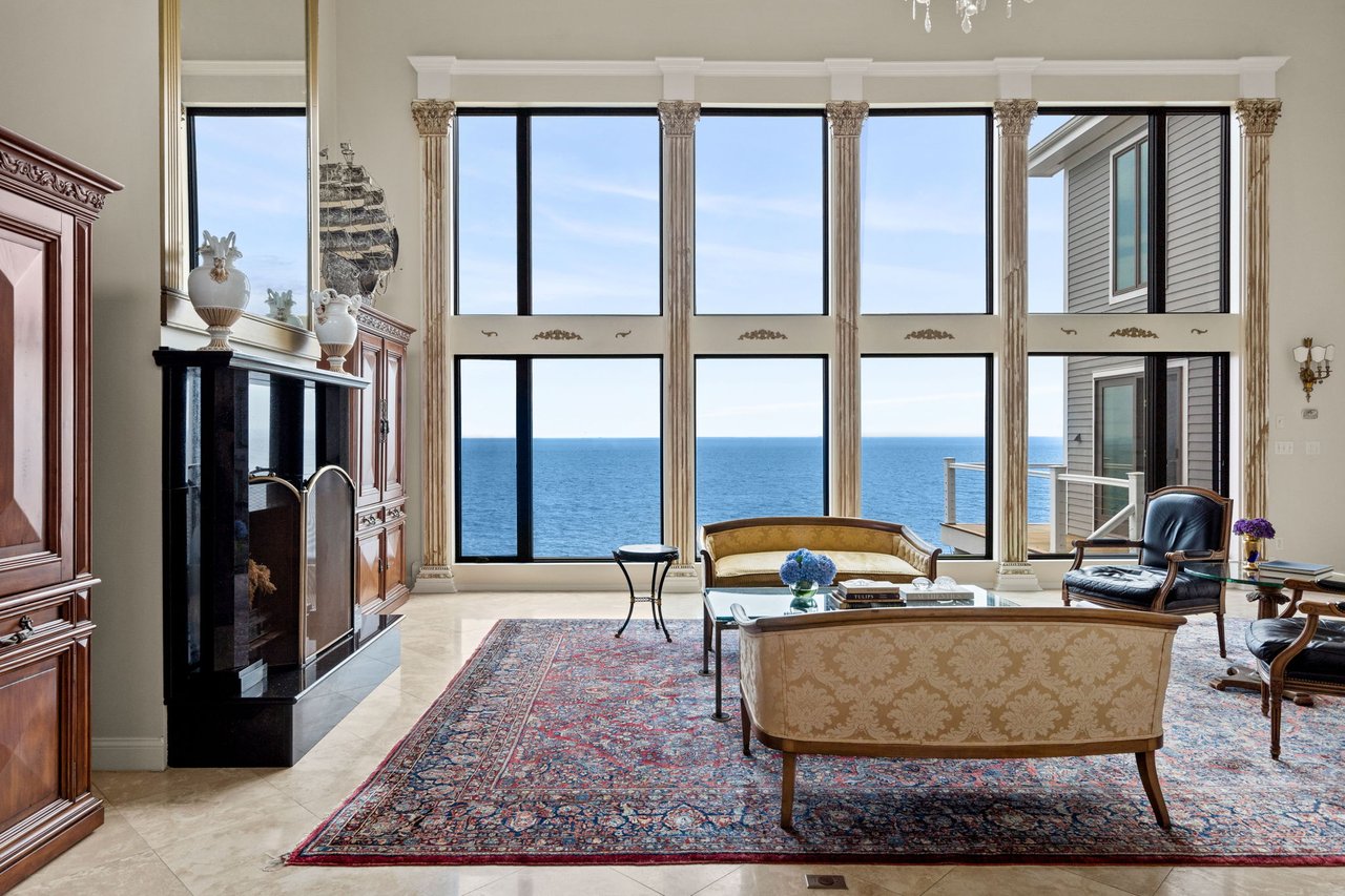 6 Naomi | Gloucester