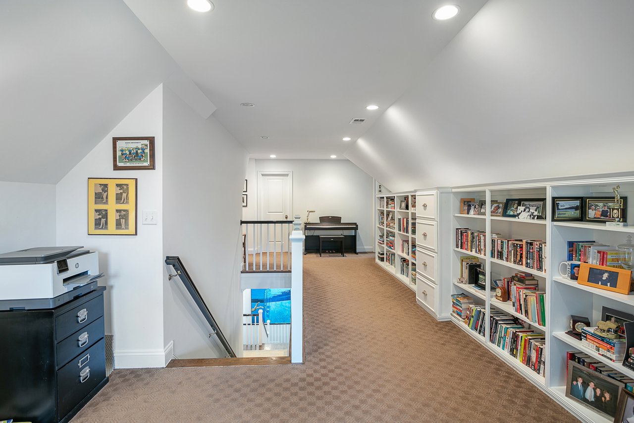 5025 Linnean Ave NW, Washington, DC 20008