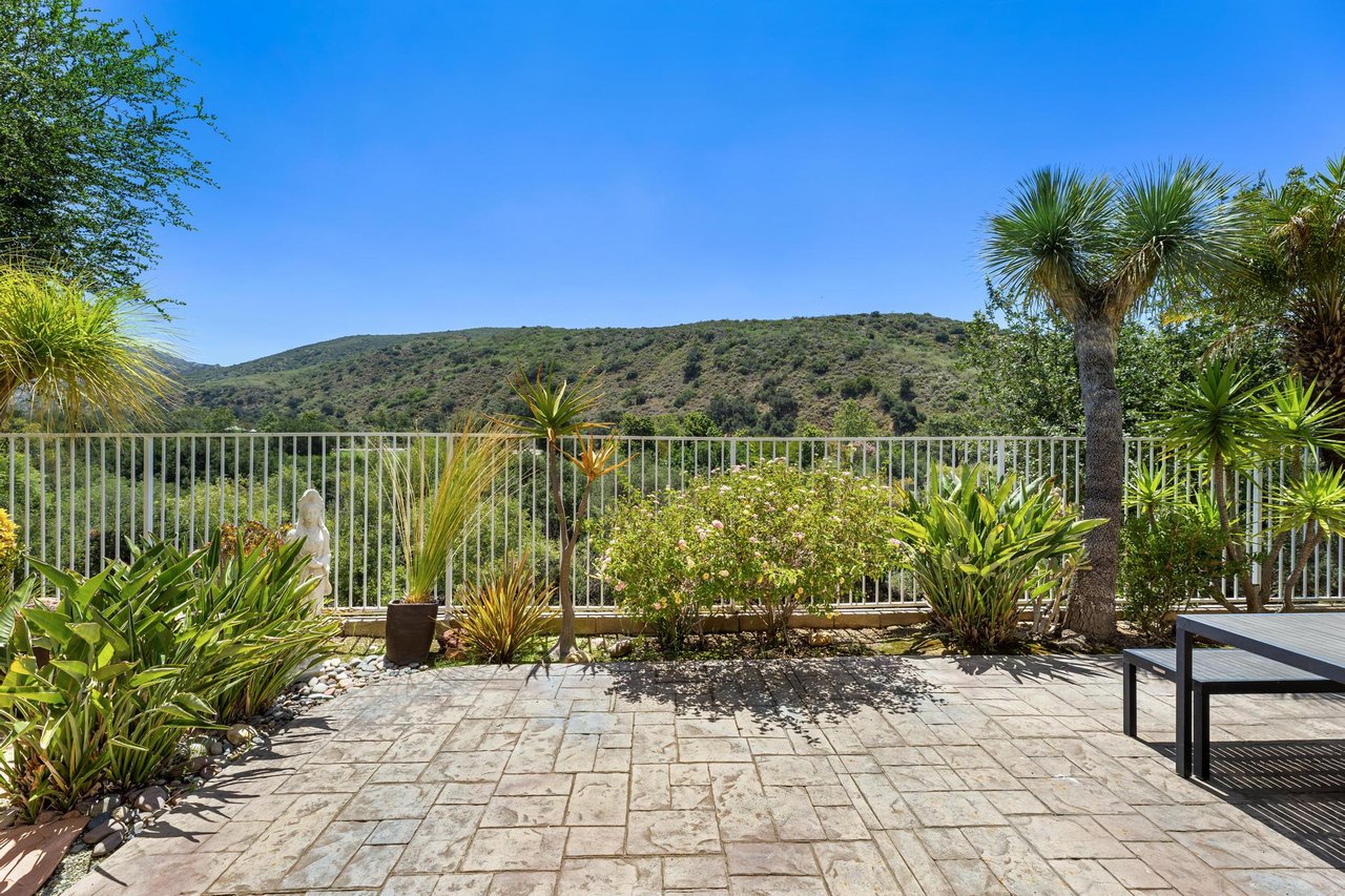 3098 Espana Ln