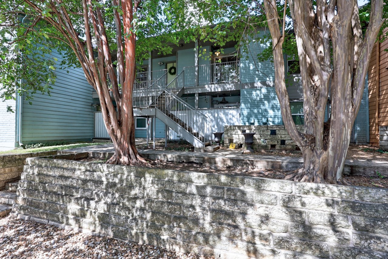 A Top-Floor Retreat in the Heart of 78704 | Two Suites + Fireplace