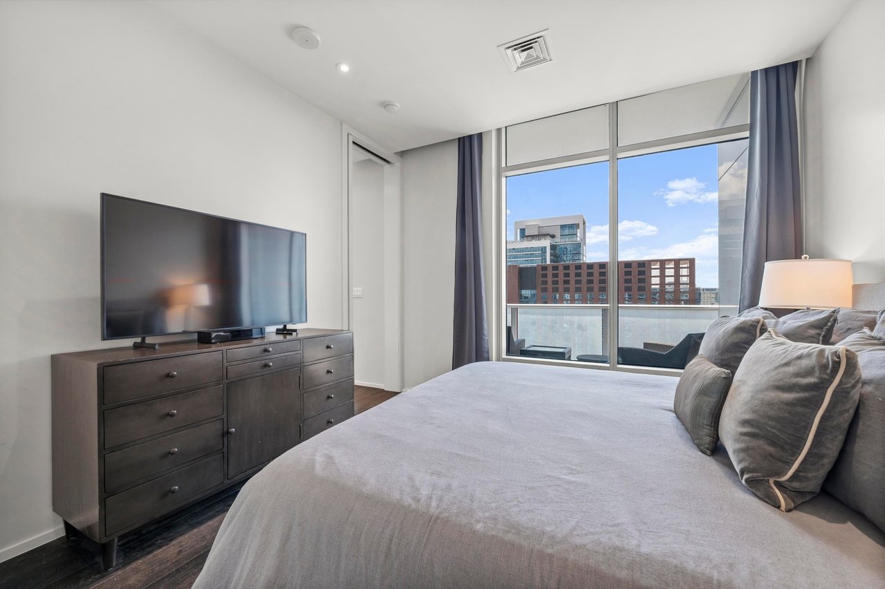 200 Congress Ave #33BB