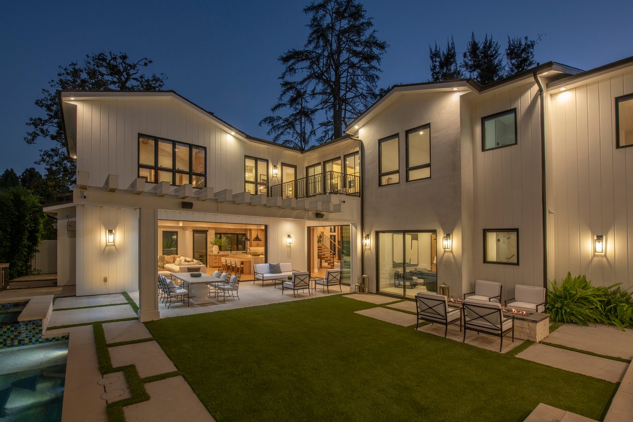 196 S Greenfield Ave, Westwood