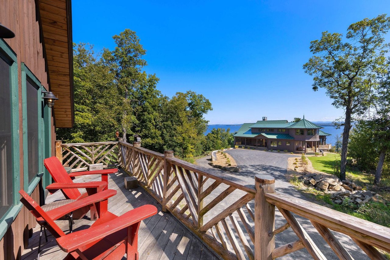 2226 Lake Shore Road