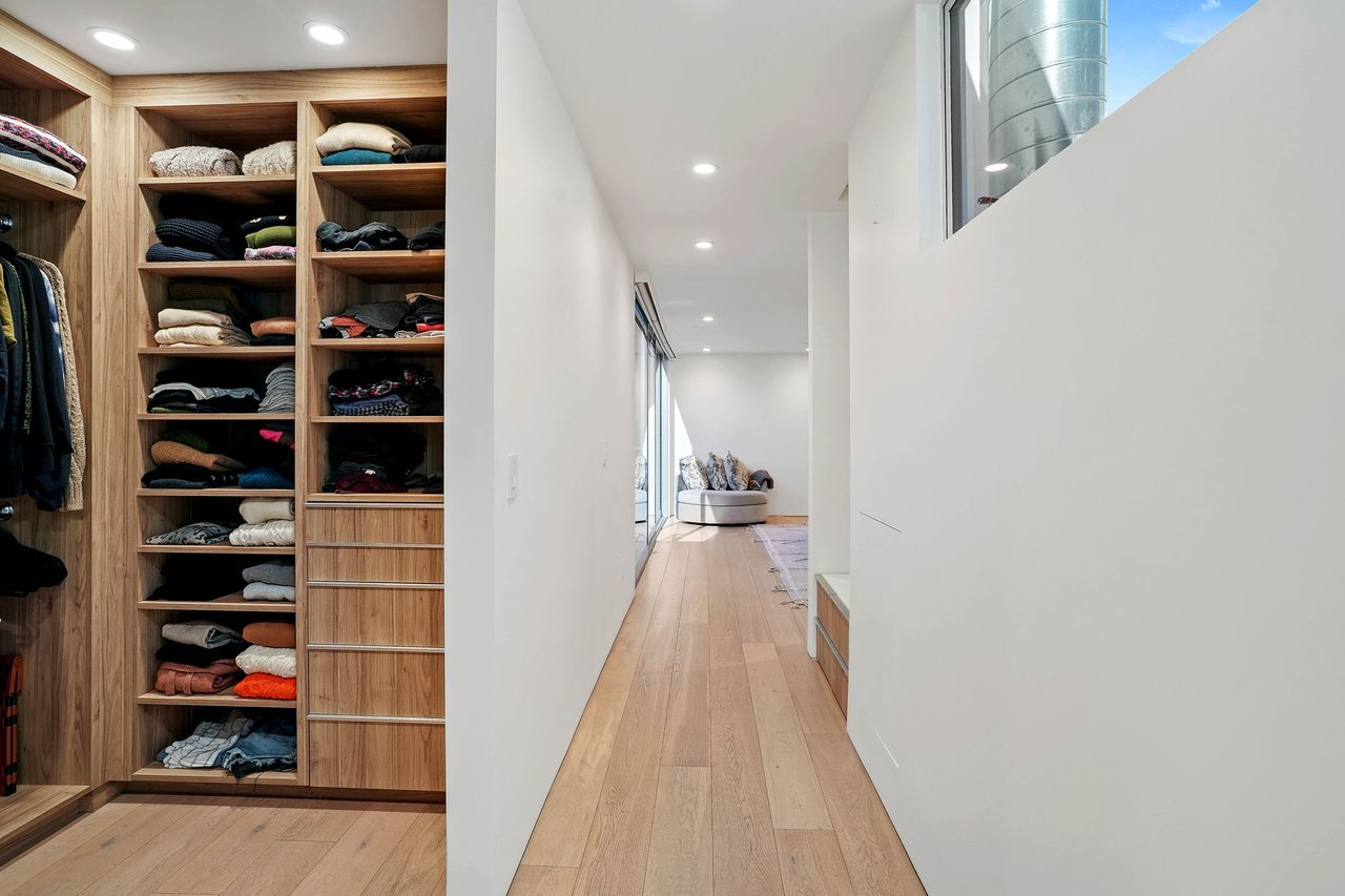 2615 La Cuesta Drive