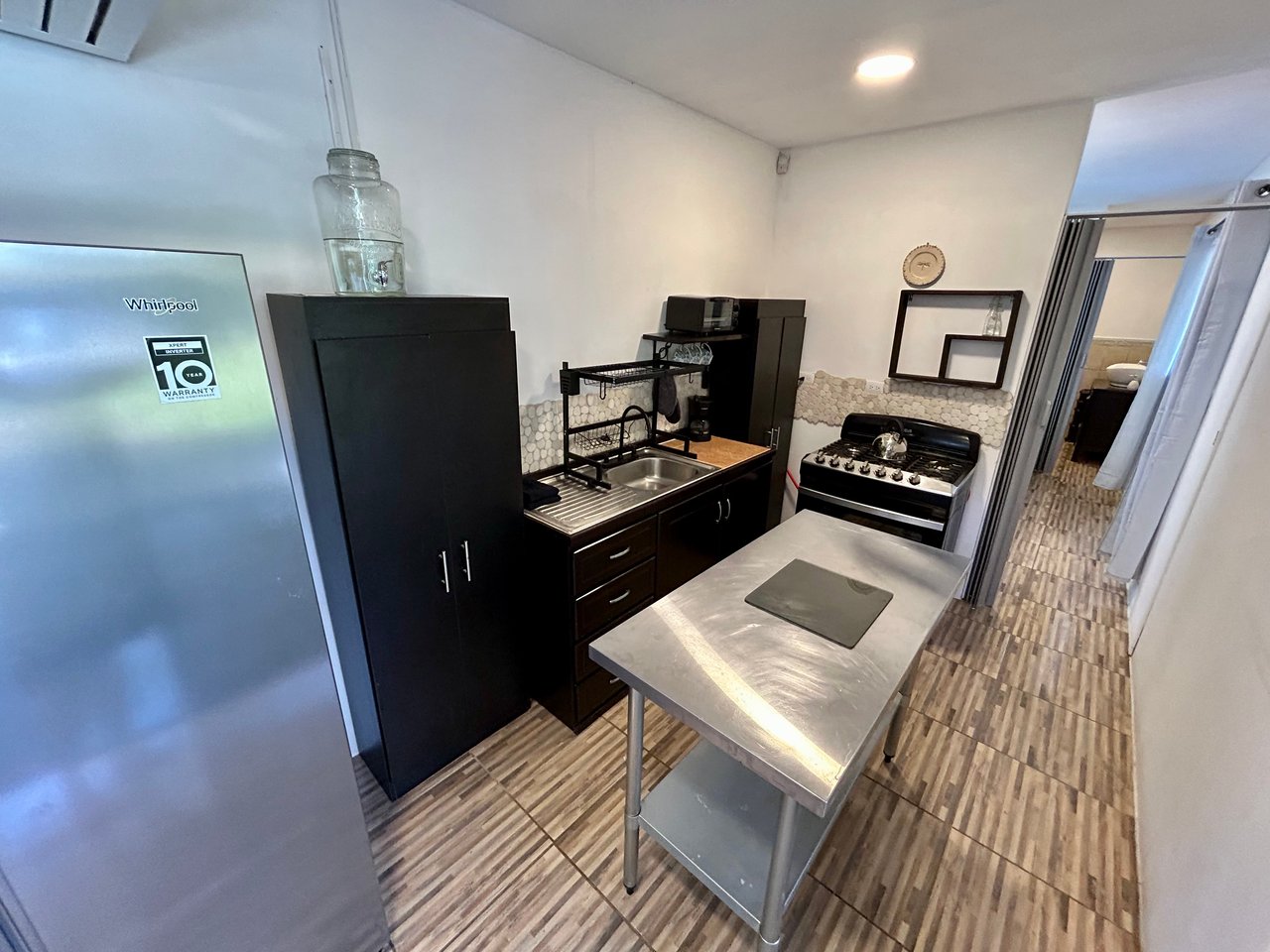 Hatillo Breeze, 2 Bedroom Home on 1,311m2 of usable land and year round creek!