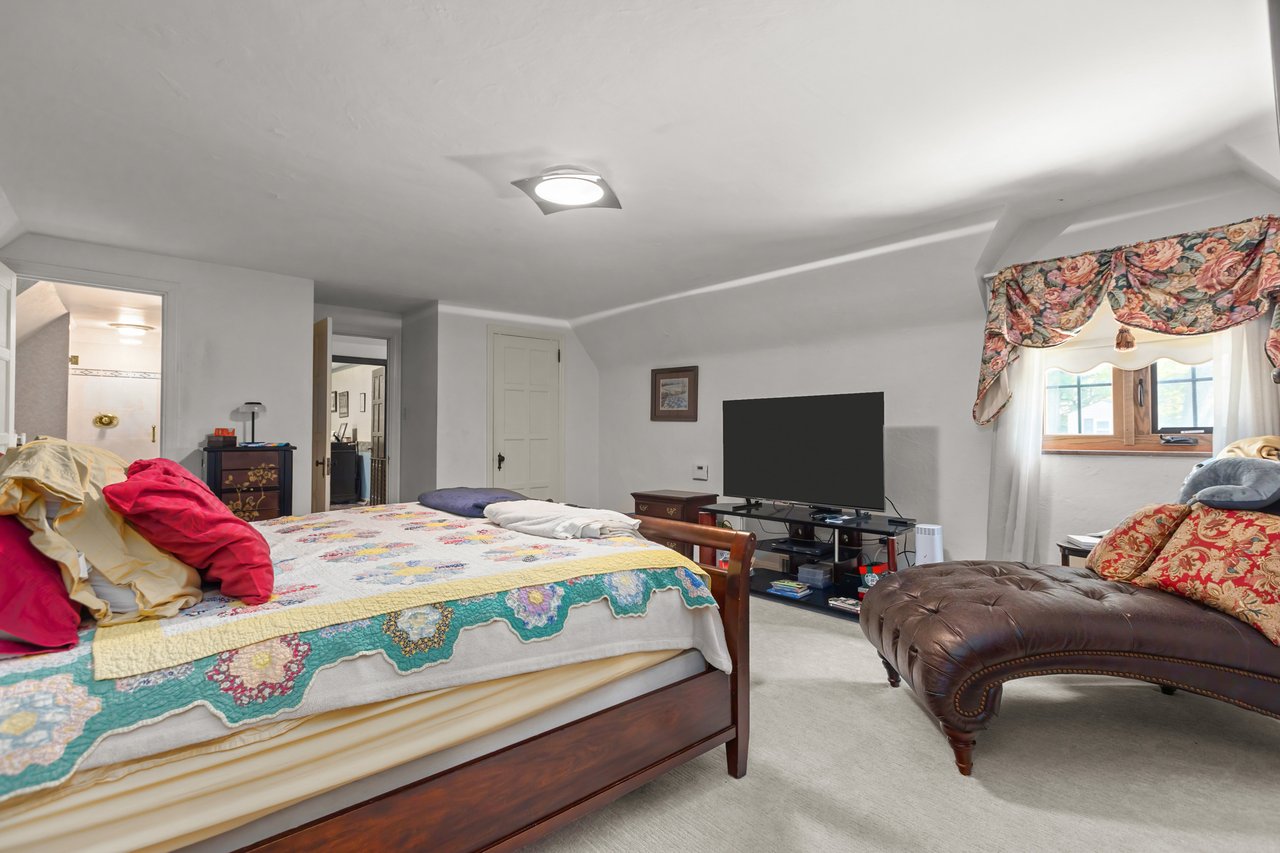 694 Valleyview Road