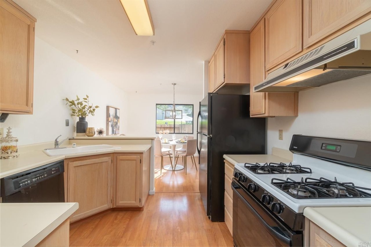 17 Cedarwood Ln