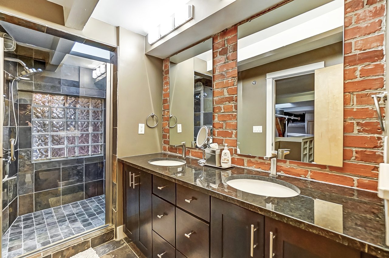 26 E 6th St. (3 units available.) #702, #802 #803