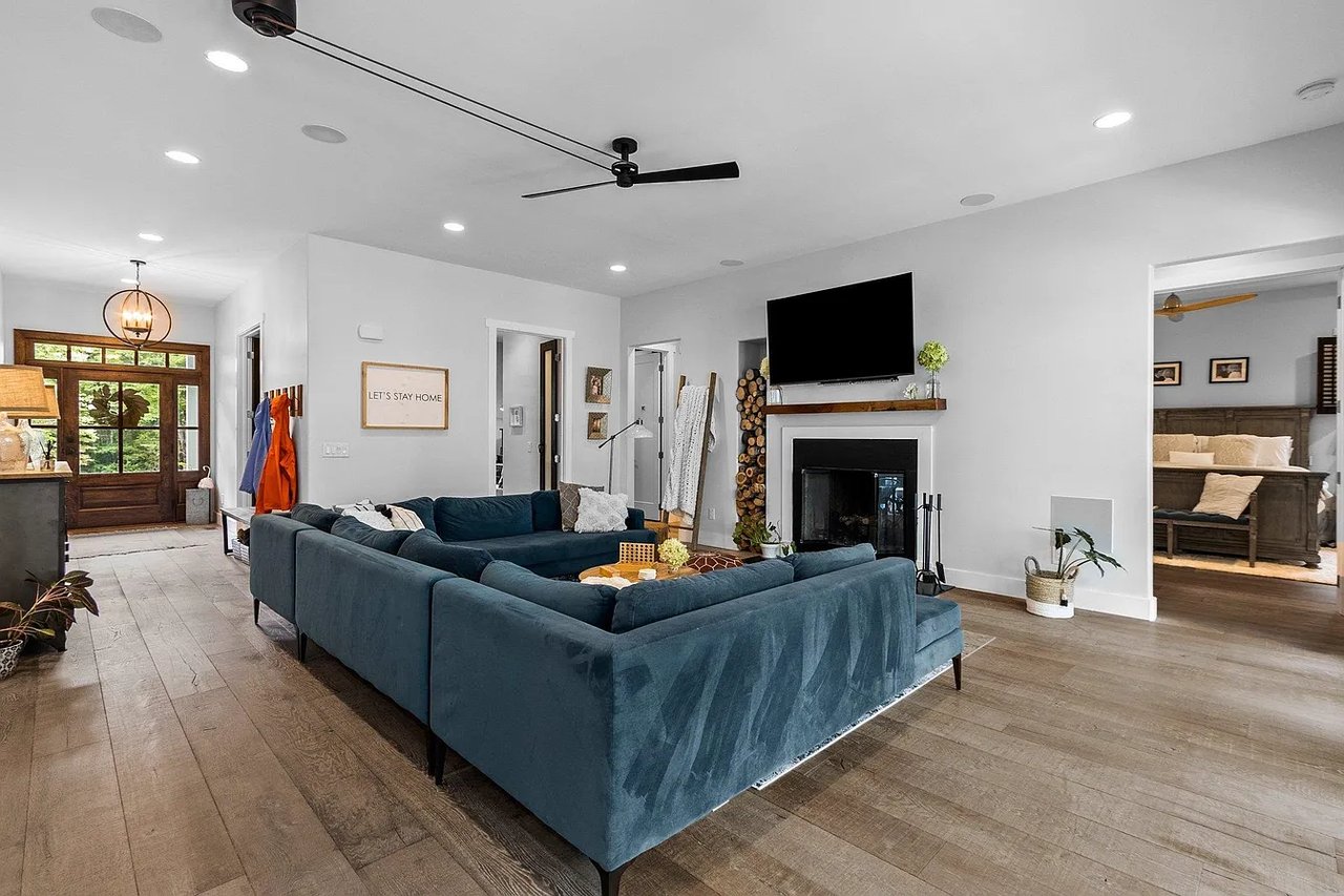 805 Hidden Acres Ln