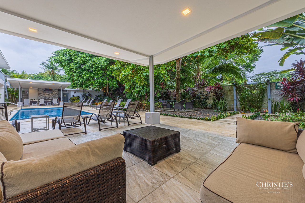 Uvita Paradise Hotel – Walk-to-Beach Boutique Hospitality Opportunity