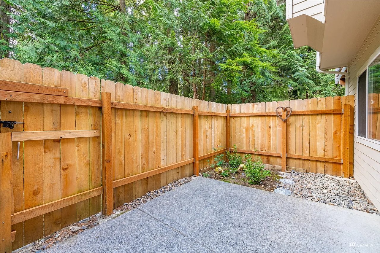 3 VALLEY CREST Way