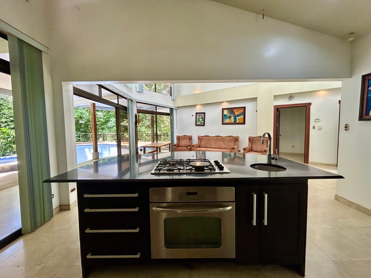 Fixer-Upper Home with an studio Office in Palmar Norte on a 4-Hectare Property