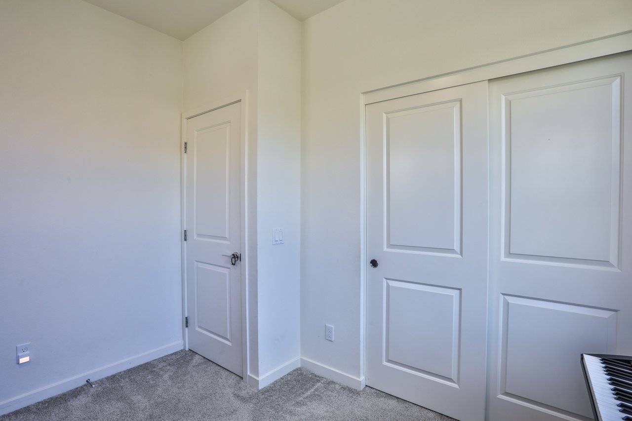 608 White Oaks, Lake Forest