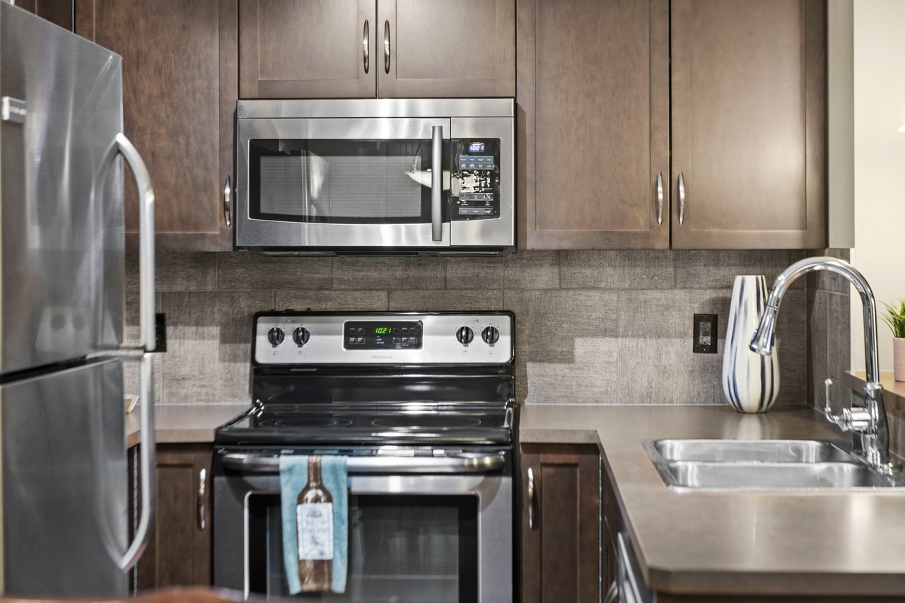 10 Country Village Park NE Unit: 3314