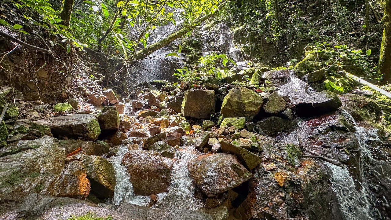  Off-Grid Paradise in Pueblo Nuevo, Rivas – Waterfall, Forest & Views