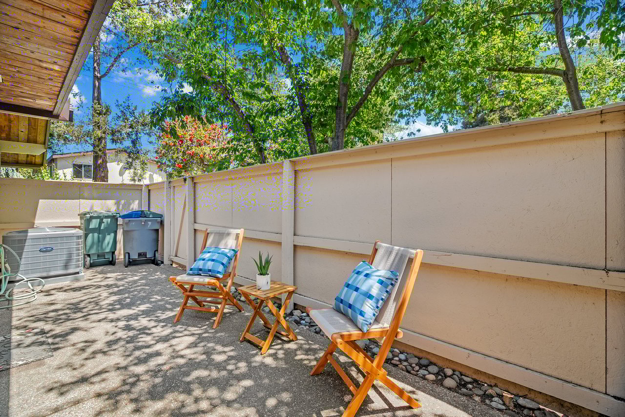 855 Brookline DR H