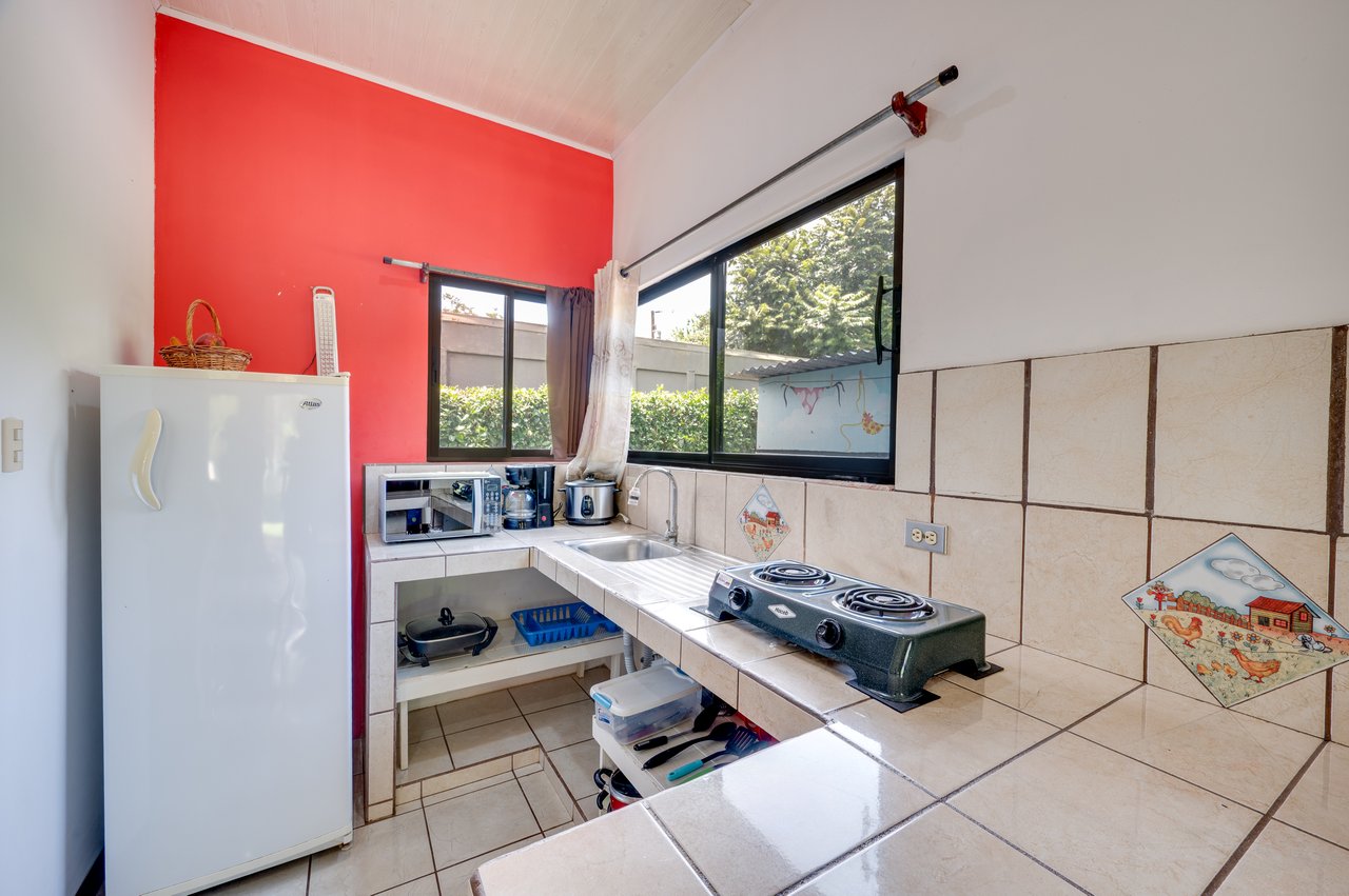 Tamarit House | Spacious Tropical Retreat in Villareal, Costa Rica