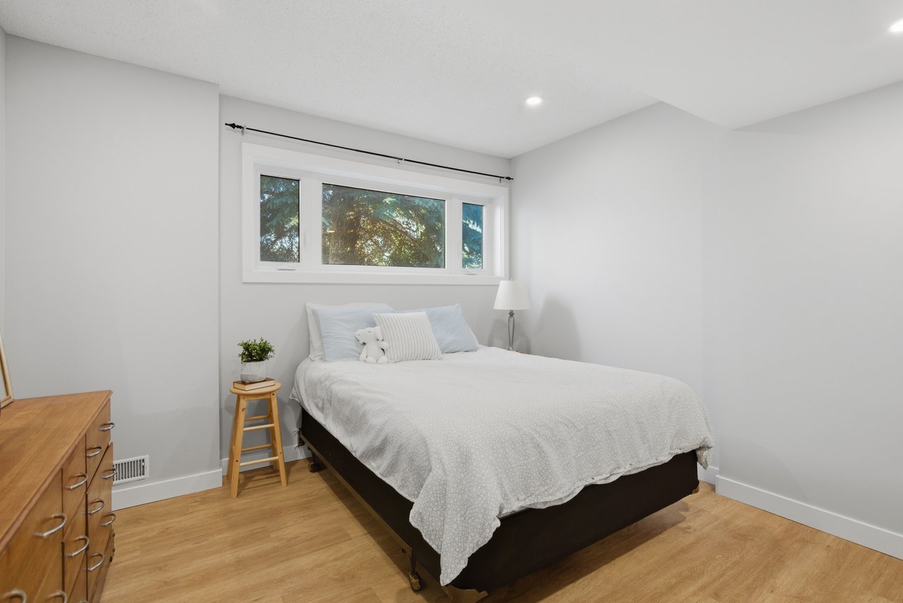 88 Woodfield Crescent SW