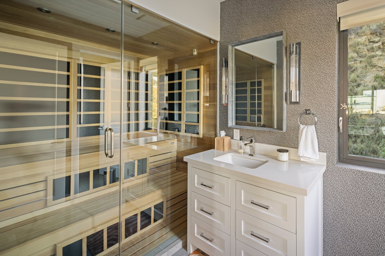 8080 Laurel View Dr, Los Angeles