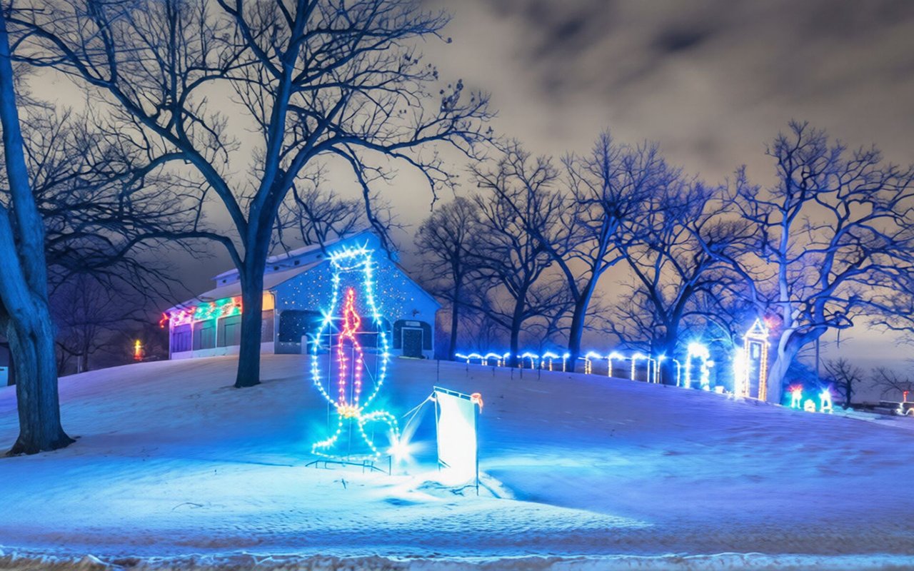Amazing Holiday Light Displays In Southern Wisconsin