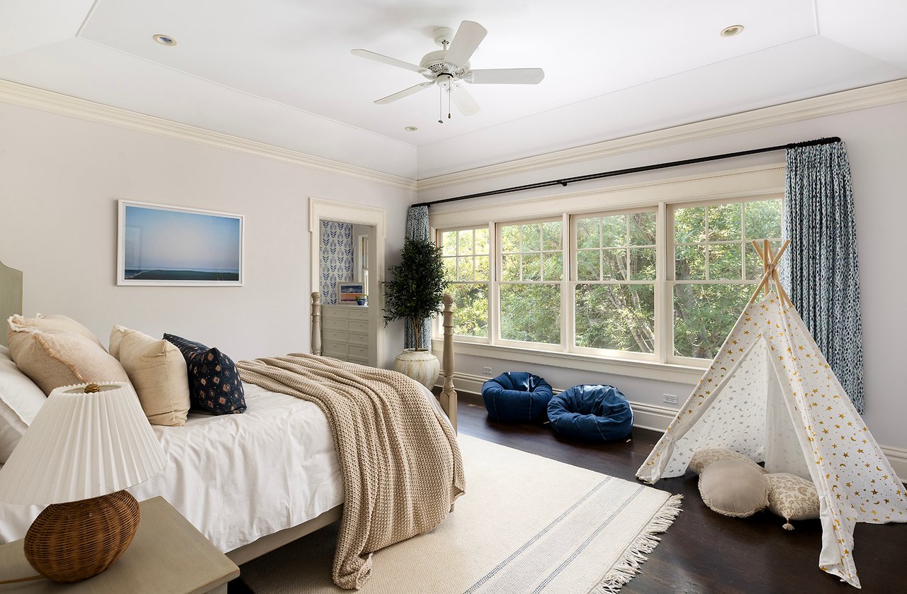 2041 Mandeville Canyon Road