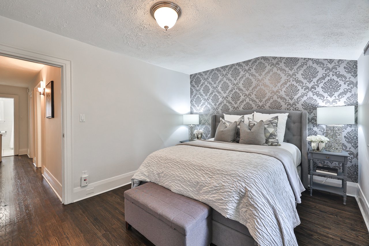 SOLD; Prime Humewood Locale!