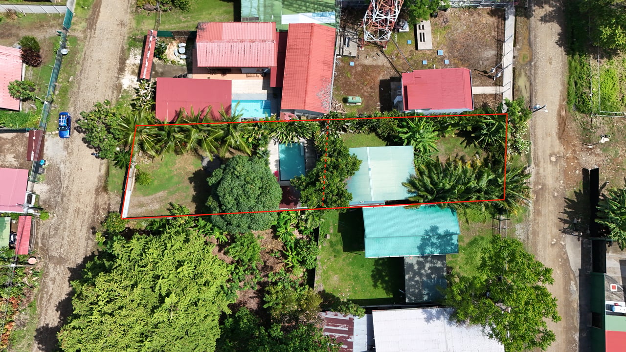 2 Commercial Property in the Heart of Uvita with an existing Home.  