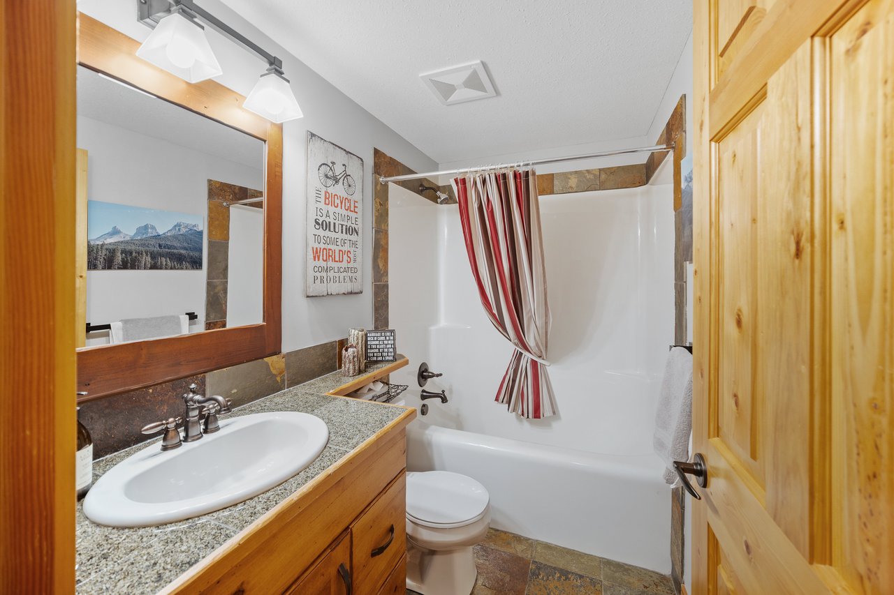 112-104 Armstrong Place