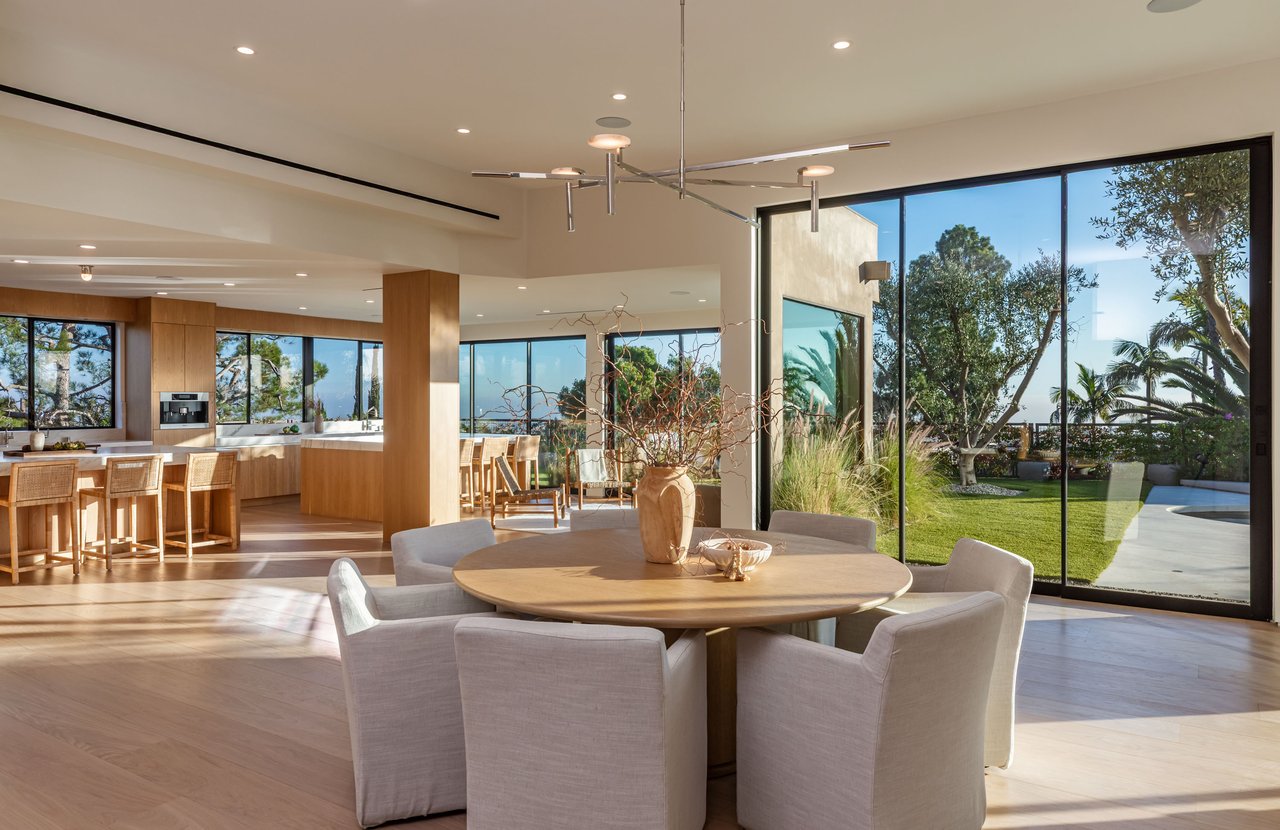 1705 Carla Ridge, Beverly Hills