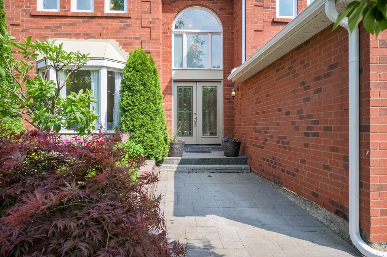Executive Home in prestigious Glen Abbey