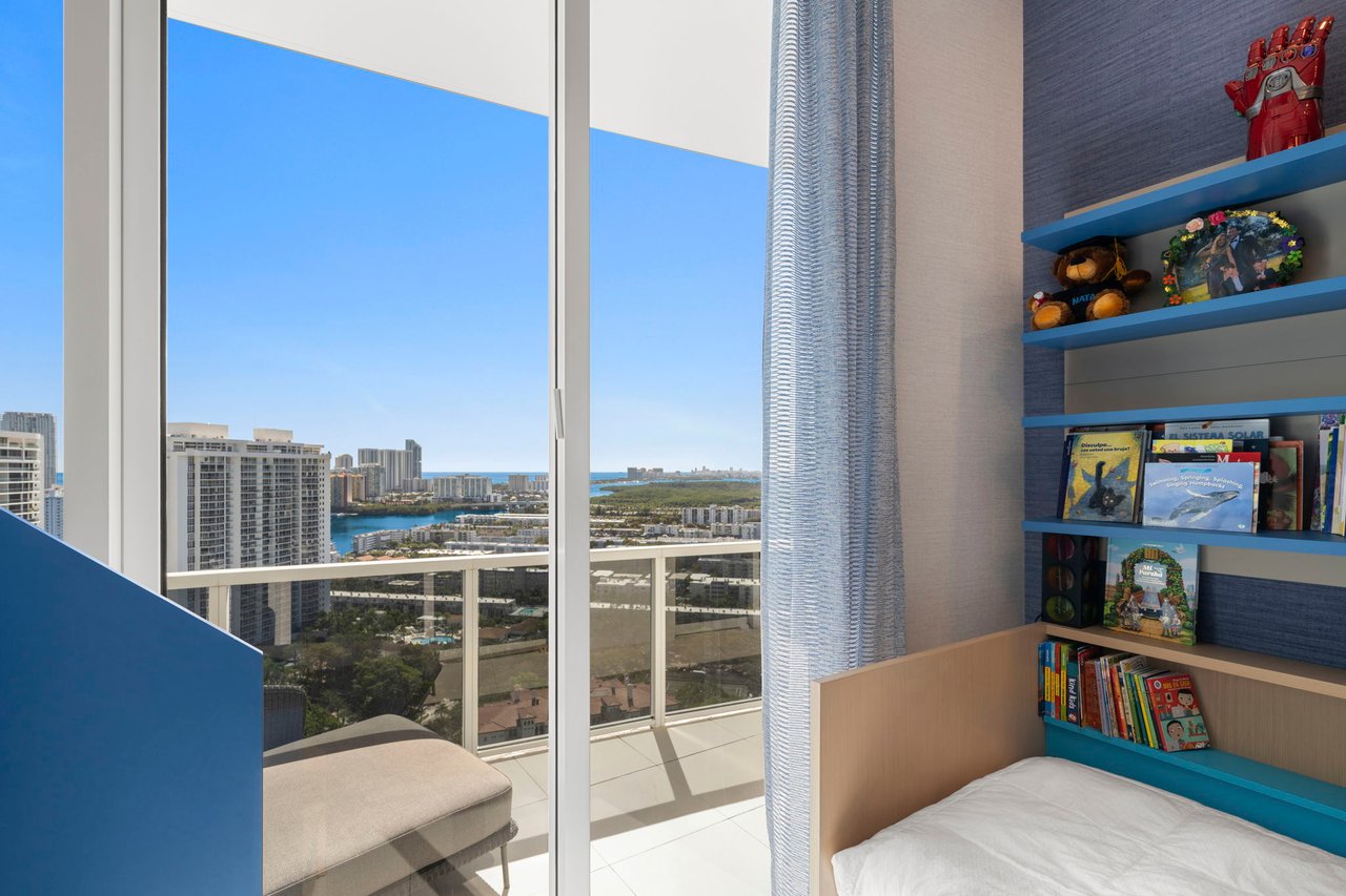 4100 Island Blvd # 1 Unit: PH-1