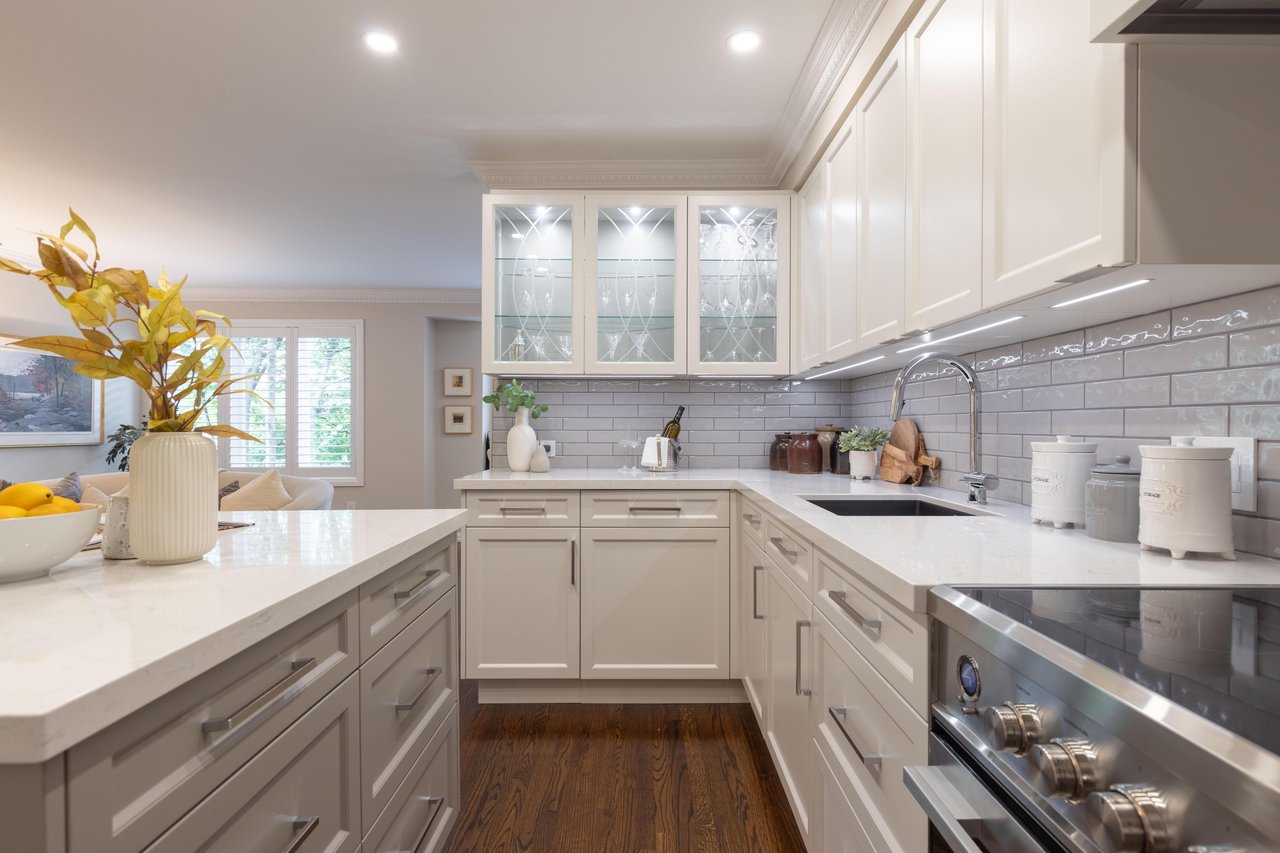 1064 Queen Street W 32A