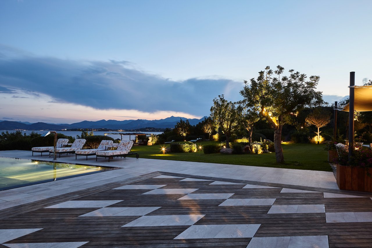 Breathtaking Beachfront Vacation Villa