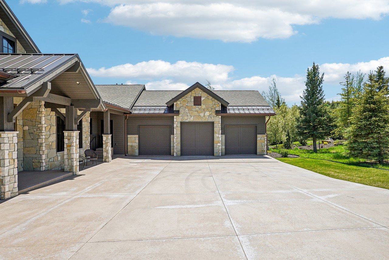 7242 Lupine Dr