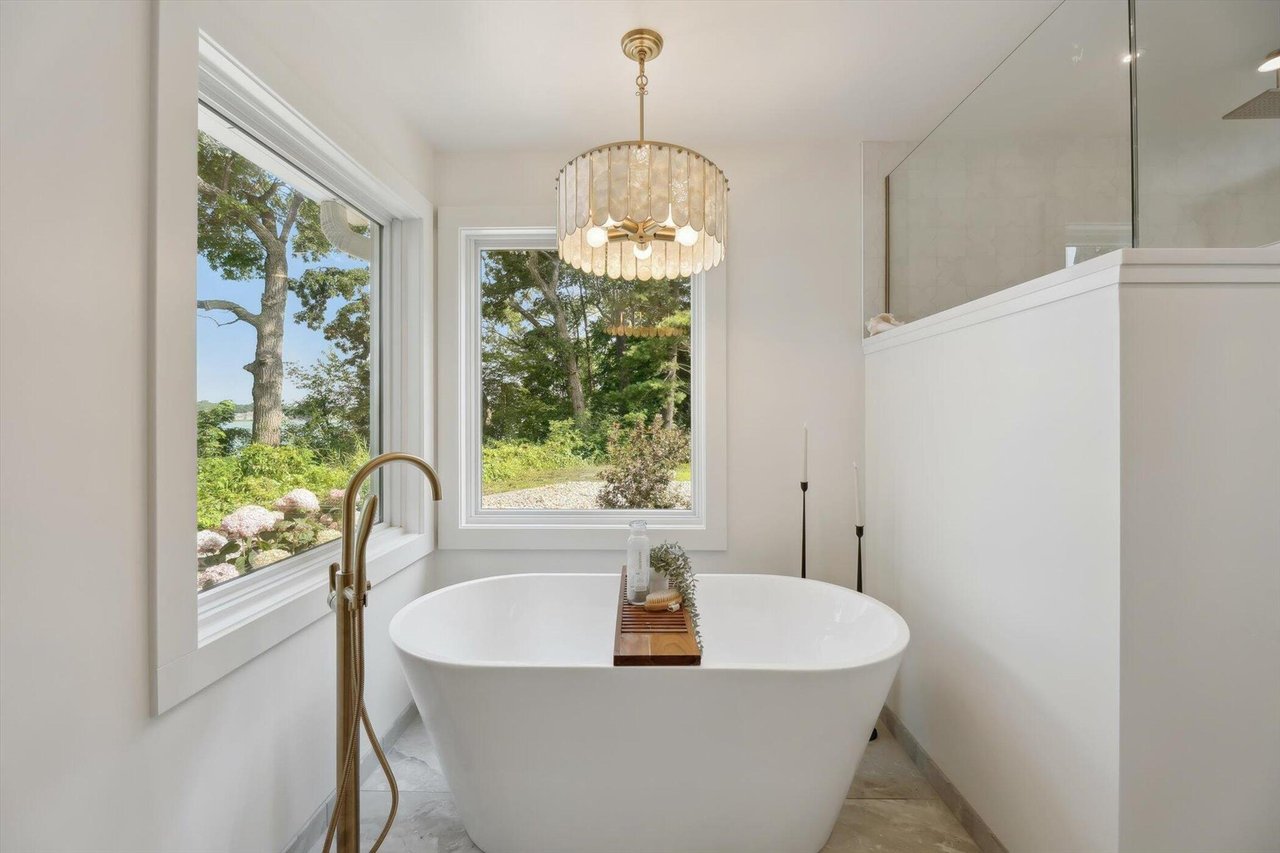 240 AQUAMARINE DRIVE