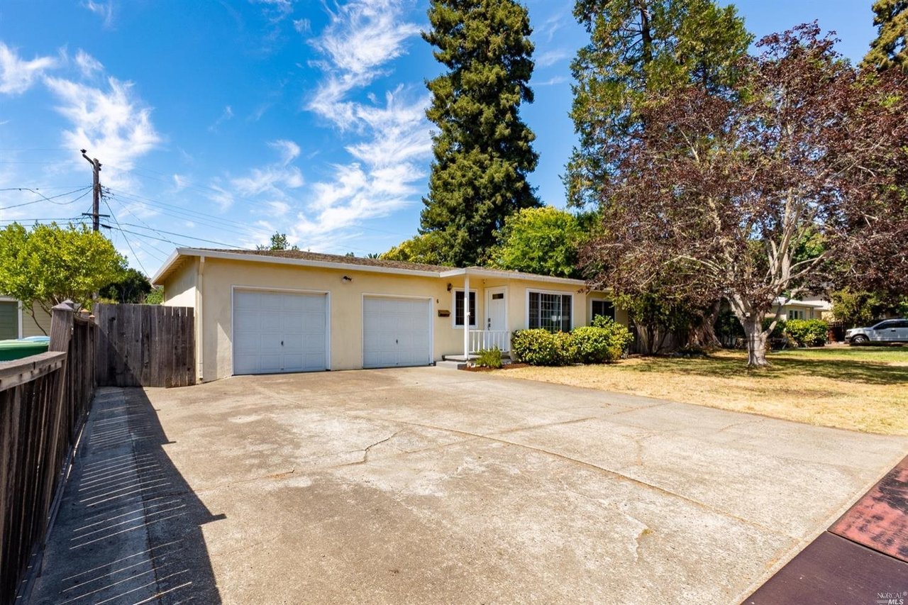6 Boulevard Ct