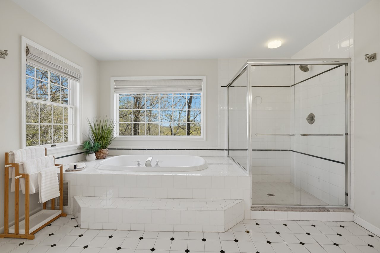 8 Deer Run Court