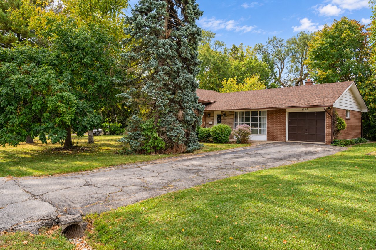 1342 Sedgewick Crescent Oakville Ontario L6l 1x8