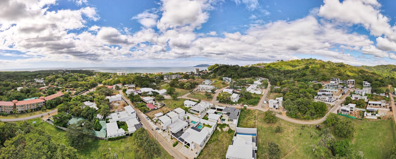Villa Juba | Contemporary 4-Bedroom Villa with Mono Loco Beach Club Membership in Tamarindo