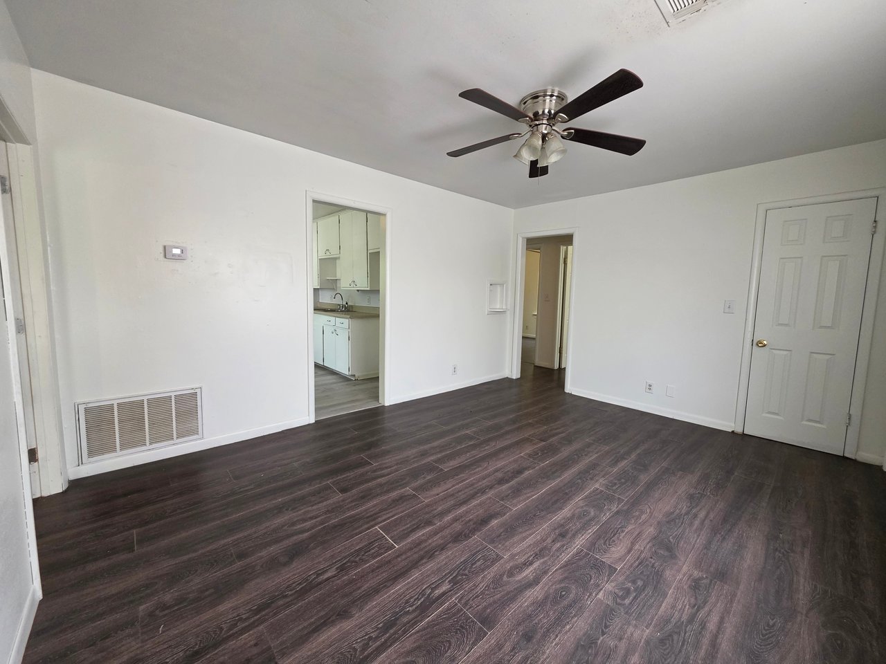 310 W 35th St