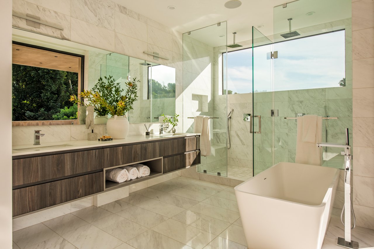 1845 Coldwater Canyon Dr