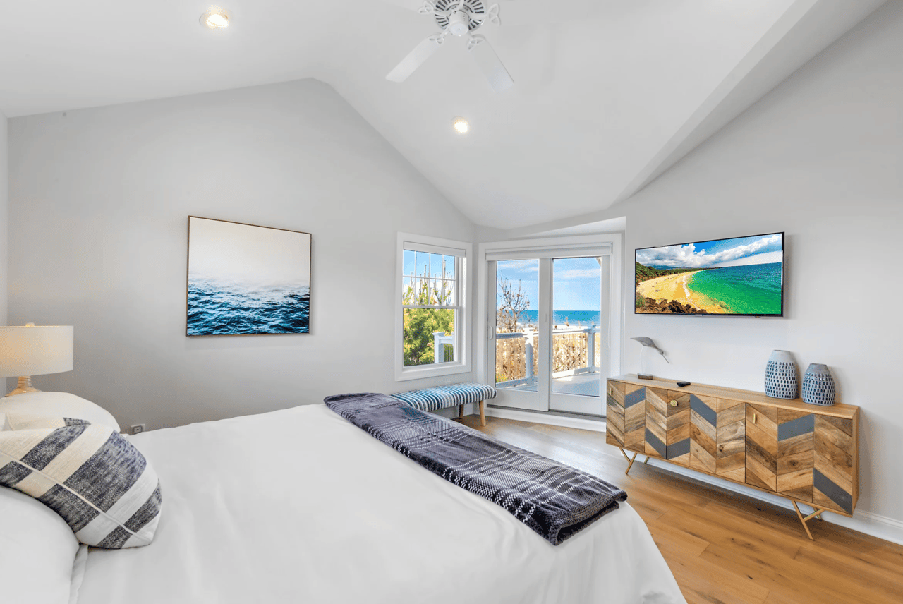 123 E. Colorado Avenue