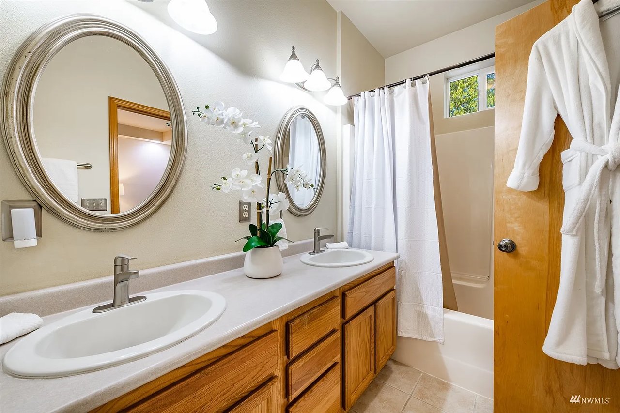 3 VALLEY CREST Way