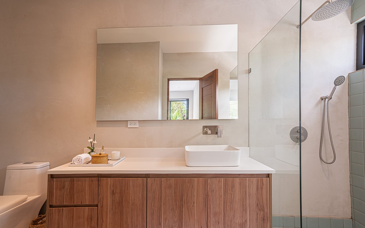 Casa Ko | Tropical Modern 4BR Retreat in Tamarindo with Exclusive Beach Club Membership