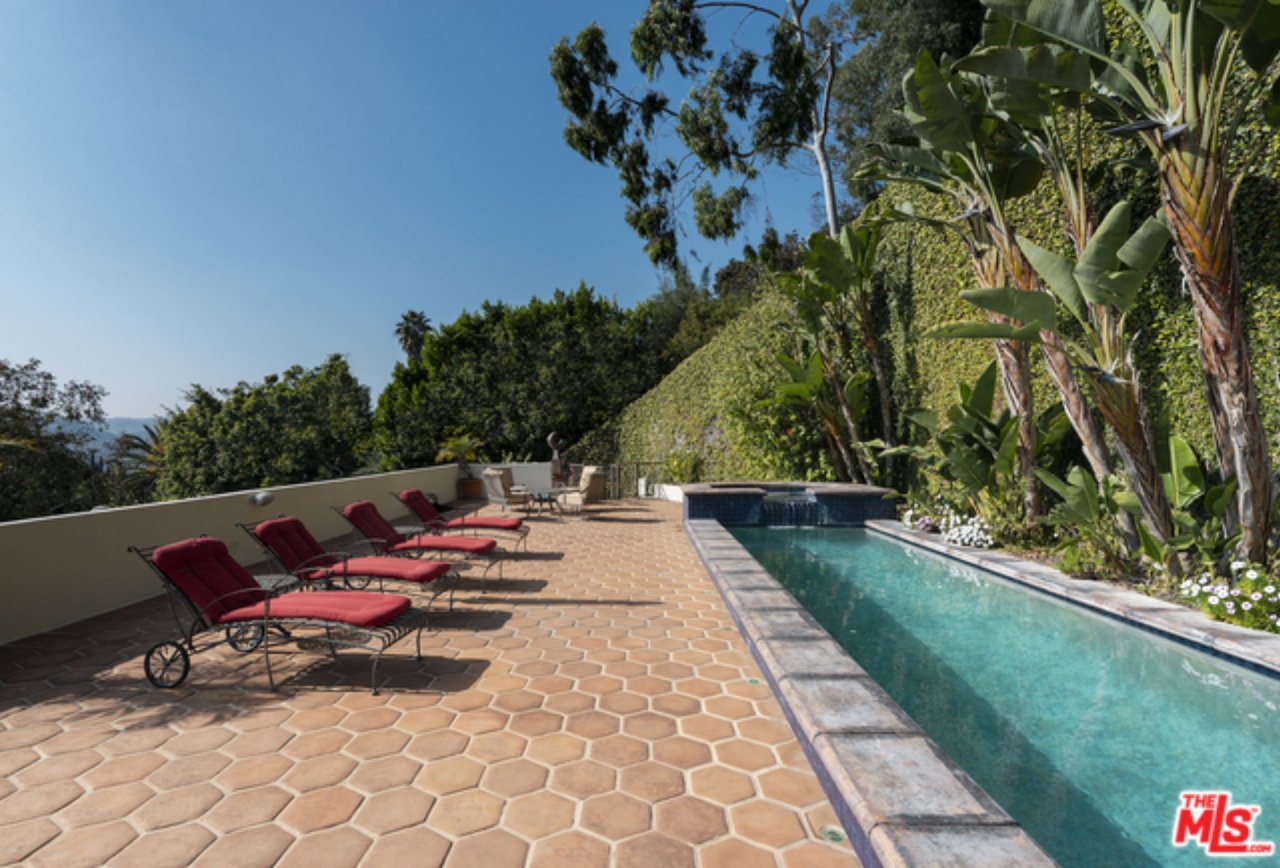 2636 La Cuesta Dr