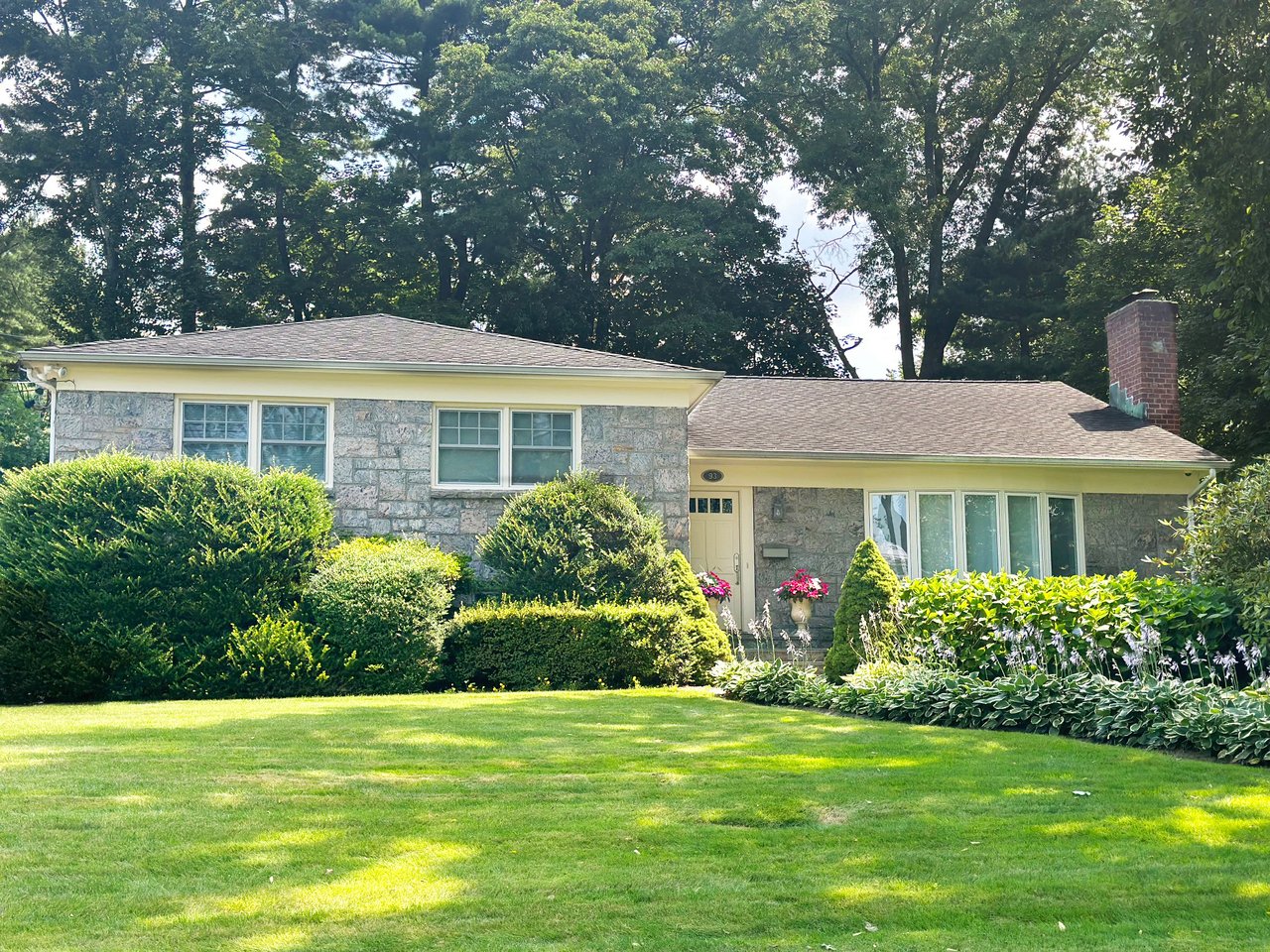 93 Baraud Rd N