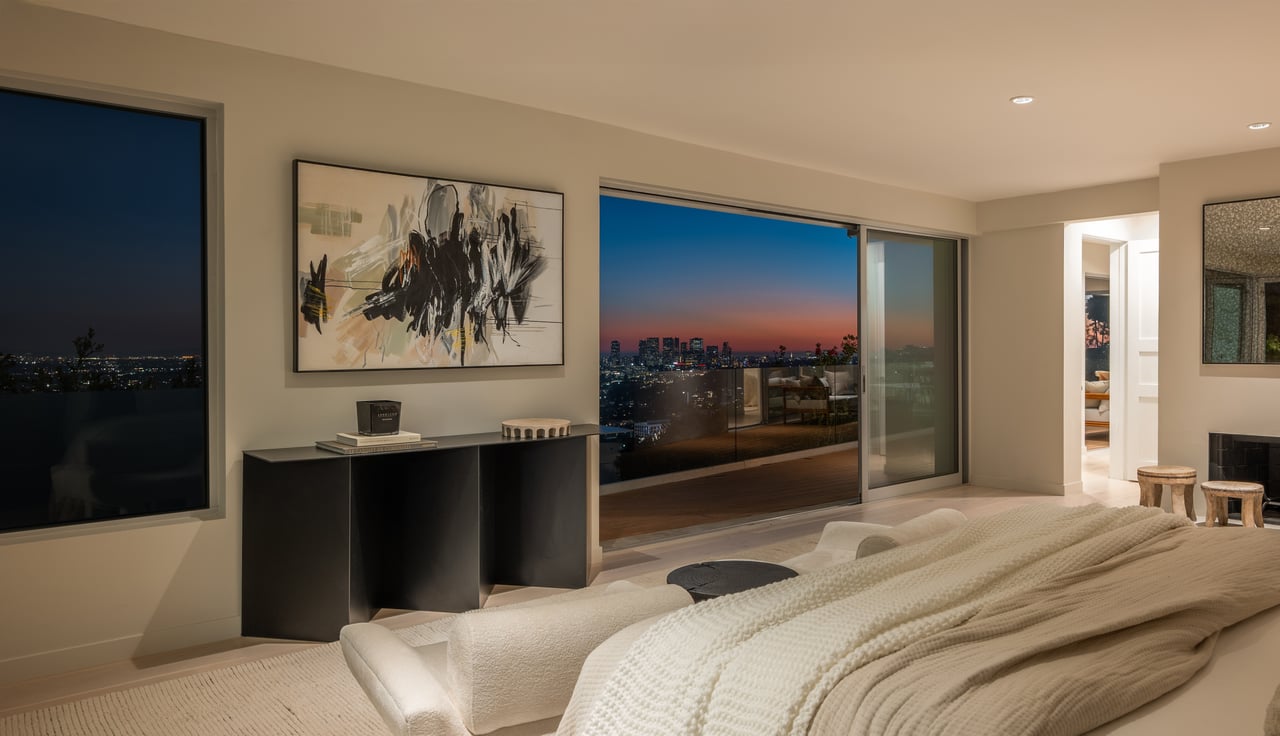 8515 Hedges Way, West Hollywood