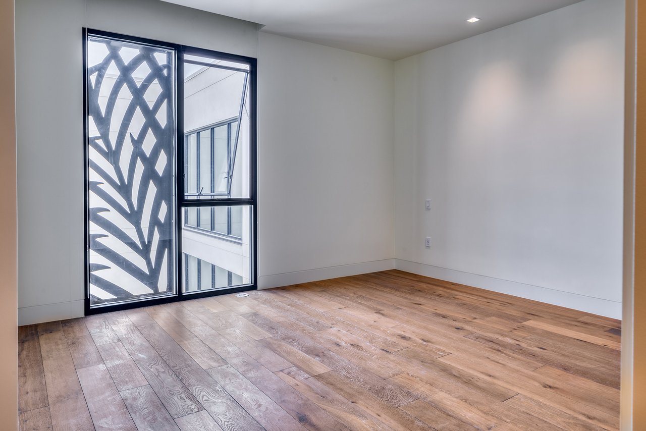 6587 N PALMERAIE Boulevard, 3006