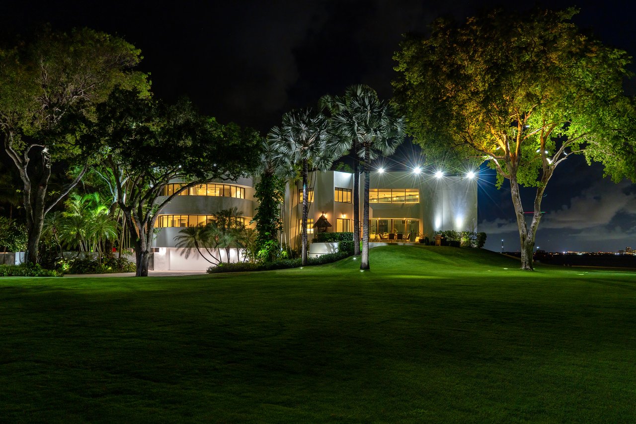 One of America’s Most Iconic Waterfront Estates