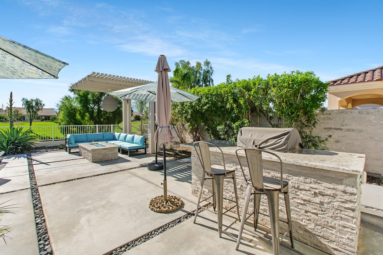 Poolside & Par on San Mateo